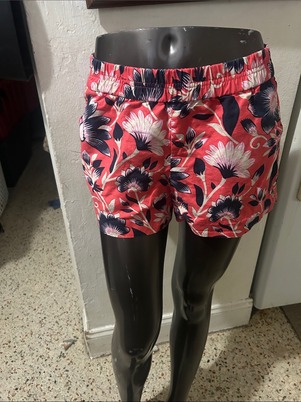 Floral J  CREW Waist Women's Shorts - Pink